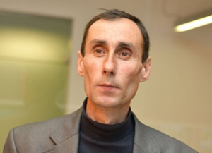 Адырраҭара «Аамҭеи ауаҩи» далахәуп Аслан Аҩӡба.