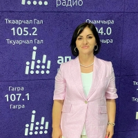 Директор благотворительного фонда Сима Бебия рассказала в передаче «Асас»в студии Абхазского радио о благотворительной акции сбора детей-сирот в школу.