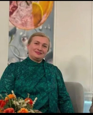 Мадина Кәарҷиаԥҳа: «Аҭакԥхықәкра змоу азаанаҭ аналух, ахәыҷқәа рыбзиабареи ргәыбылреи умамзар, сааҭкгьы ашкол аҟны аус узуам, ахәыҷы уи иаразнак иныруеит»