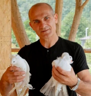 Адырраҭара &quot;Ҳара ҳабиԥара&quot;иахьатәи асас Роланд Гамгьиа