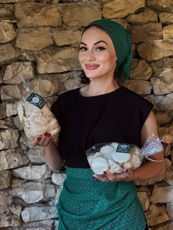 Адырраҭара "Ҳара ҳабиԥара"асас- аалыҵбжа аҟаҵаҩ,адәқьан"Марыка лчыс"анаплакҩы Мариана Багаҭелиаԥҳа .