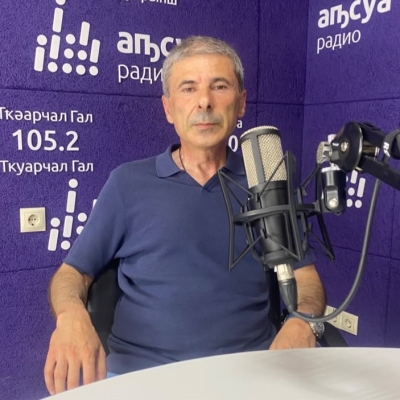 Директор молочного завода &laquo;Молочный двор&raquo; в с.Лабра Батал Дзяпшпа в интервью Абхазскому радио рассказал о сроках запуска предприятия , ассортименте и ближайших планах.