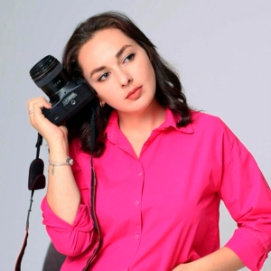 Адырраҭара    &quot;Ҳара ҳабиԥара &quot;  иахьатәи асас афотоҭыхҩы, аблогер Милана Гәдалиа