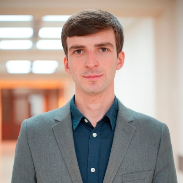 Аслан Кутелия в эфире Абхазского радио рассказал  о поездке абхазских школьников в лагерь &laquo;Артек&raquo;.