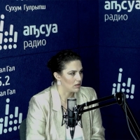 Елизавета Малания в передаче «Асас» о предстоящем турсезоне, новых экскурсионных направлениях , проблеме нелегальных гидов и многом другом.